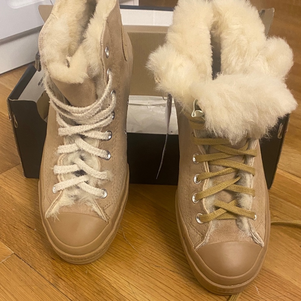 Converse Women's Beige Fur-Lined Winter Boots